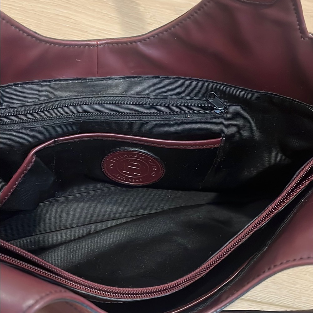 Etienne Aigner Burgundy Leather Shoulder Bag with Gold Hardware - Picture 12 of 16